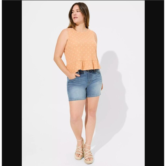 Torrid Crop Top 4X 26 Peach Floral Textured Knit Sleeveless High Neck Ruffle Hem - Picture 2 of 6